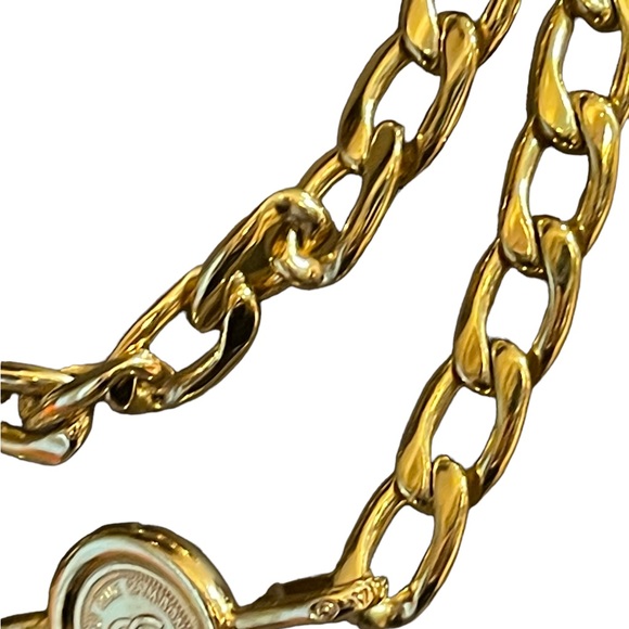 Vintage 1993 (93A) Chanel Authentic Gold finish chain belt - Picture 7 of 16